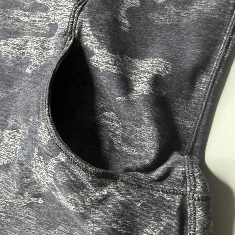 Lululemon Pullover with Hood 1/2 Zip Camo Size 4 - Picture 3 of 10